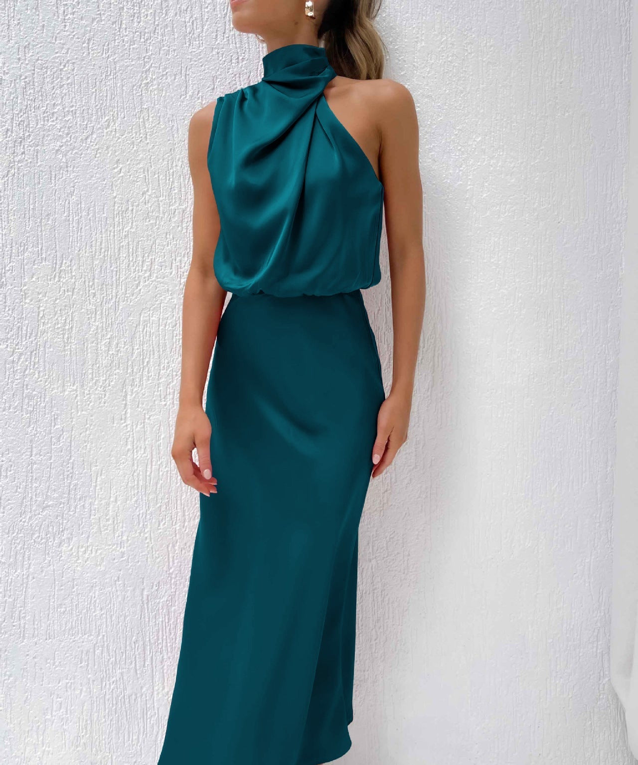 Emanuela – Rochie Lungă Elegantă cu Croială Clasică