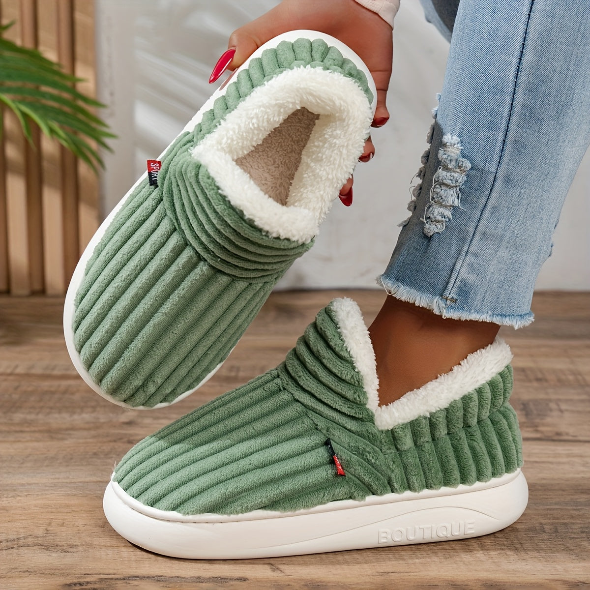 CozyStep – Papuci de casă pufoși