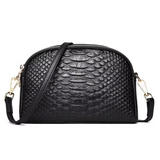 Cora — Mini Geantă Crossbody cu Textură Exotică