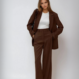 Blazer vintage mocha coordonat și pantaloni cu picioare largi
