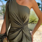 Clarisse – Rochie de Damă Drapată pe Un Umăr Elegantă Oliv