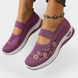 Pantofi anatomici cu flori brodate