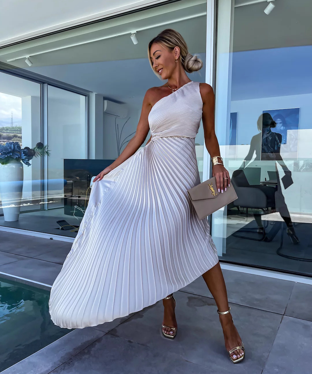 Gabriela – Rochie Maxi Plisată cu un Umăr