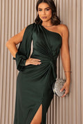 Luana – Rochie din Satin cu Design Asimetric și Fantă