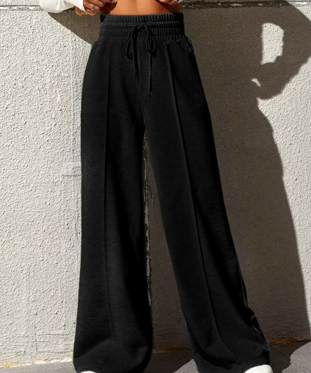 Pantaloni de trening largi, casual și eleganți pentru plimbări prin oraș