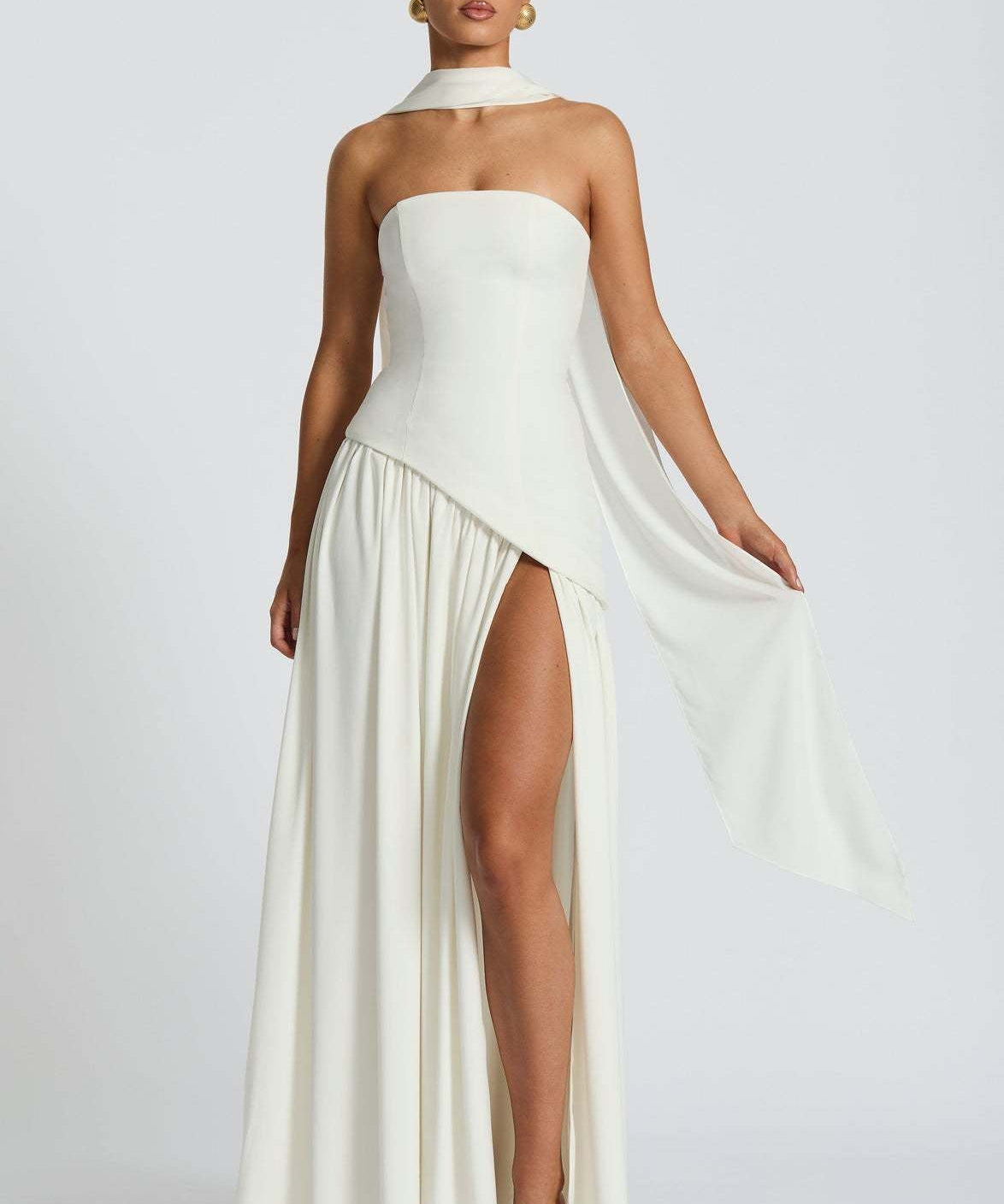 Livia – Rochie Lungă Elegantă cu Linie Clasică