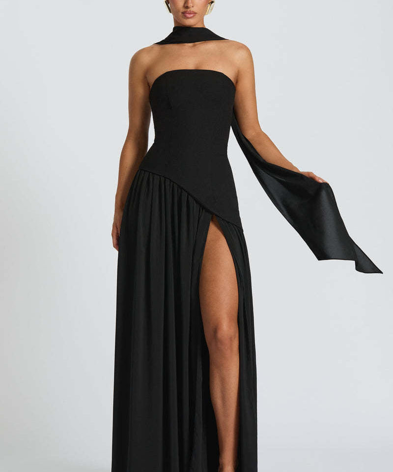 Livia – Rochie Lungă Elegantă cu Linie Clasică