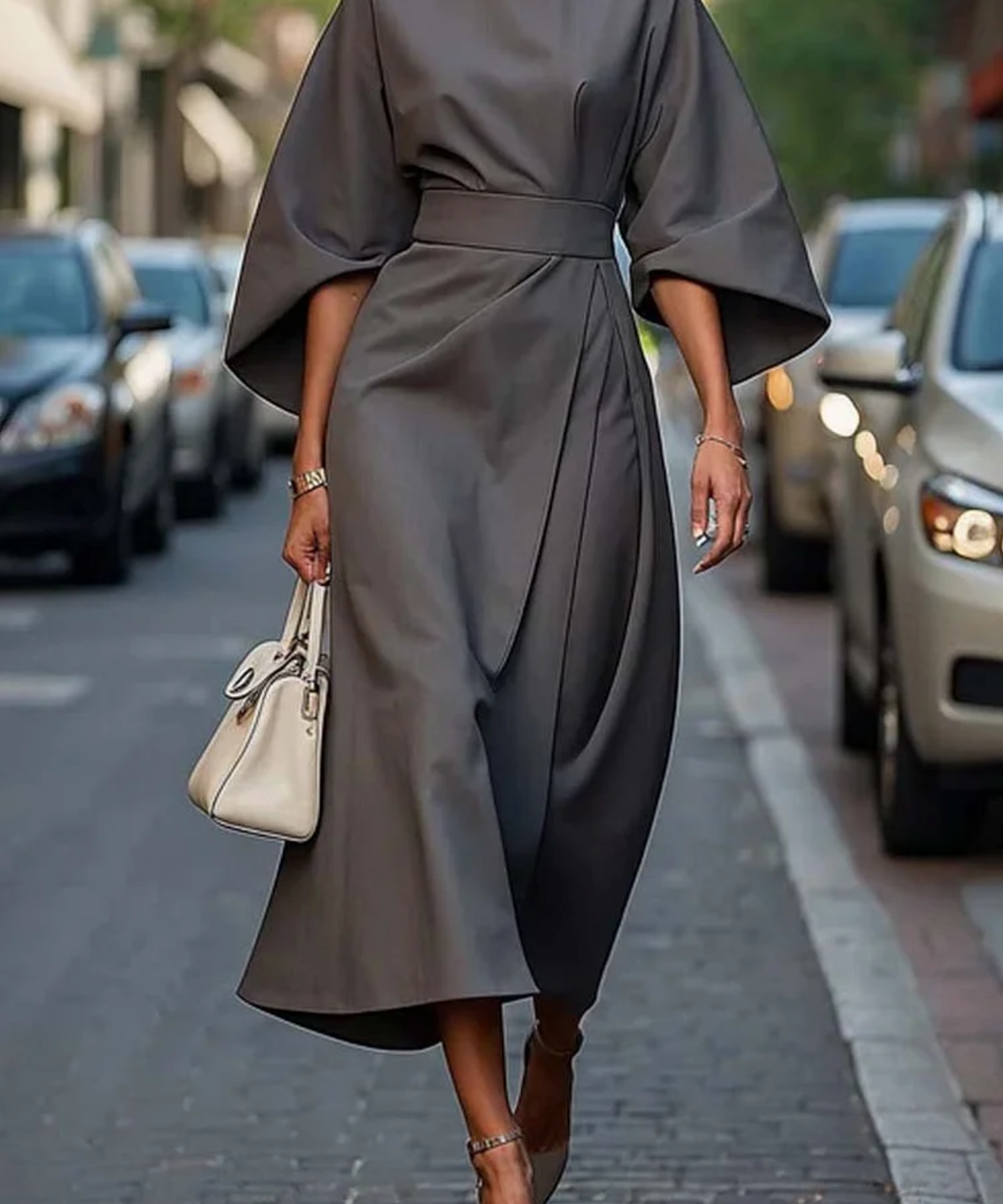 Salomea – Rochie Elegantă cu Croială Clasică