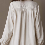 Rochie Mini cu Dantelă Albă și Mâneci Lungi, cu Hem Neregulat