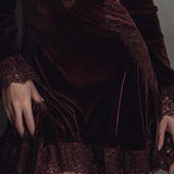 Rochie Mini din Catifea Burgundy cu Dantelă