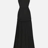 Lucia – Rochie Lungă Plisată cu Decolteu Barcă