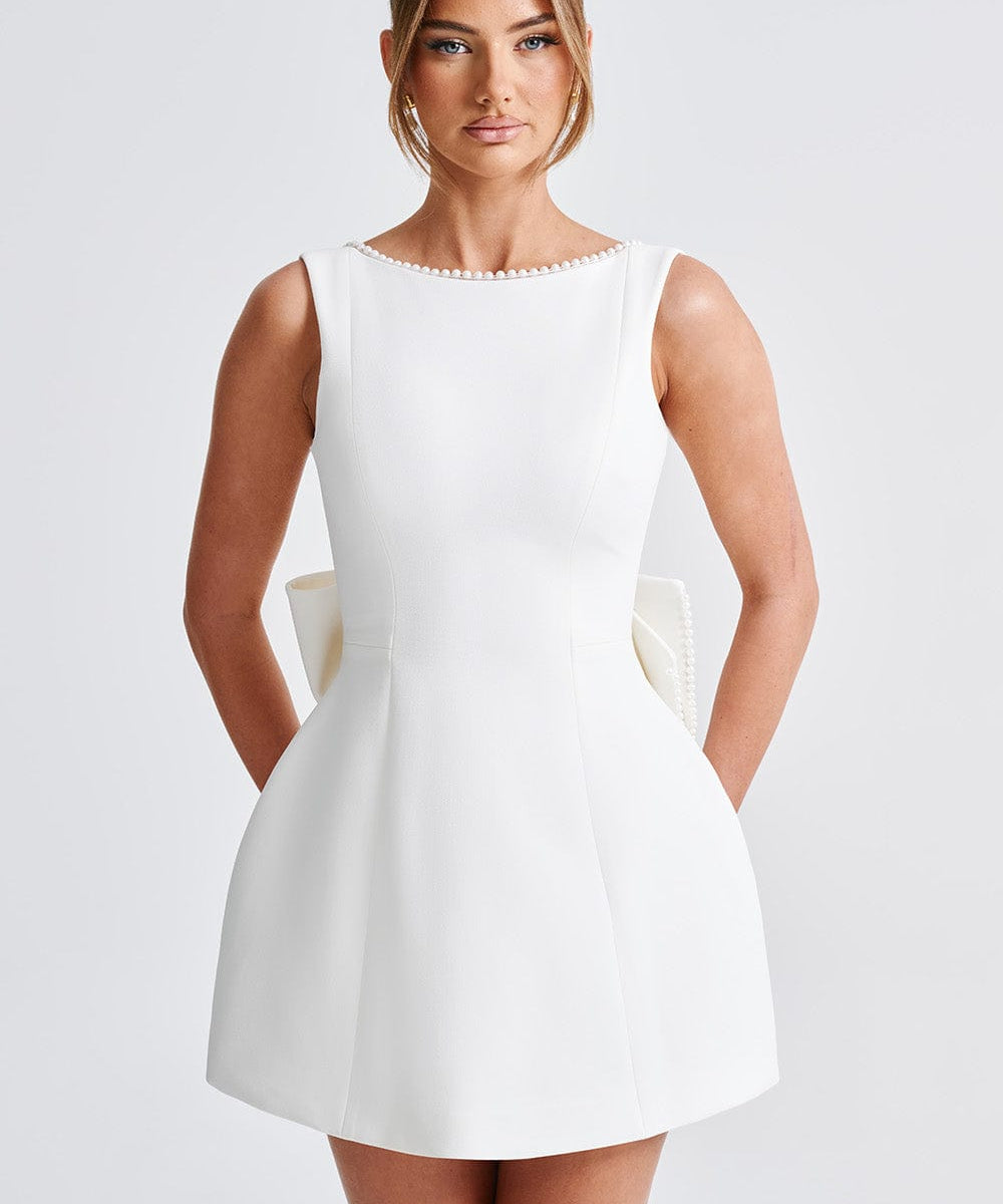 Melania – Rochie Mini cu Fundă din Satin și Perle
