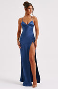 Loredana – Rochie Maxi din Satin cu Decolteu Înalt