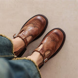 Giulia – Pantofi Vintage cu Design Brogue și Baretă