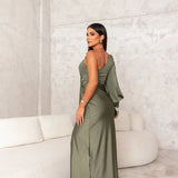 Luana – Rochie din Satin cu Design Asimetric și Fantă